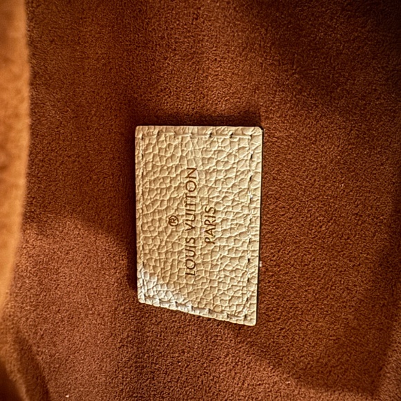 LV Louis Vuitton Empreinte Bumbag Cream Monogram Waist Crossbody - Picture 15 of 16